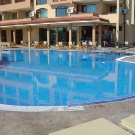 Aparthotel Golden 2*